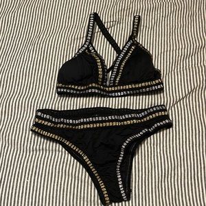 Black bikini